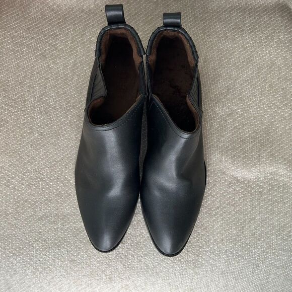 Ankle Chelsea Boots with Cutout Heels - Picture 4 of 8